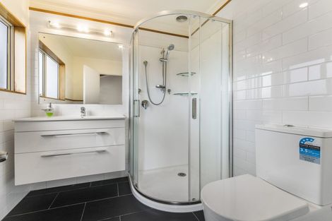 Photo of property in 23 Crows Road, Swanson, Auckland, 0614