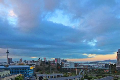 Photo of property in Luna Apartments, 3t/16 Burton Street, Grafton, Auckland, 1010