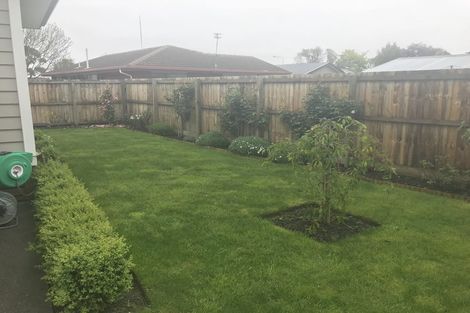 Photo of property in 1/5 Florance Place, Parklands, Christchurch, 8083