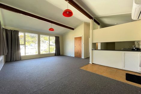 Photo of property in 32 Ngaio Road, Kelburn, Wellington, 6012