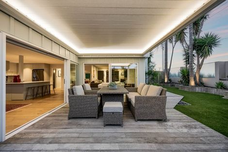 Photo of property in 9a Craig Road, Milford, Auckland, 0620