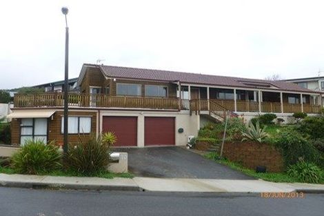 Photo of property in 30 Kinloch Place, Papakowhai, Porirua, 5024