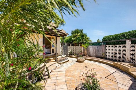 Photo of property in 68 Puketapu Road, Taradale, Napier, 4112