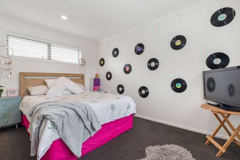 Photo of property in 2 Bayview Drive, Waiuku, 2123