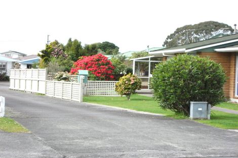 Photo of property in 14d Truby King Street, Merrilands, New Plymouth, 4312