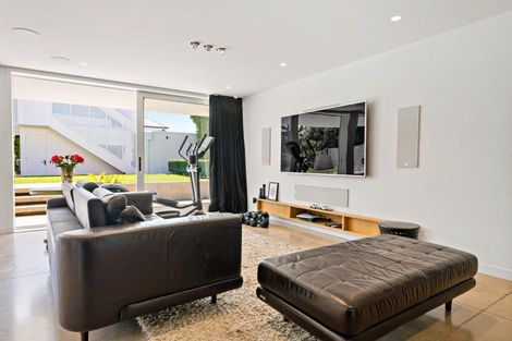Photo of property in 215 Jervois Road, Herne Bay, Auckland, 1011