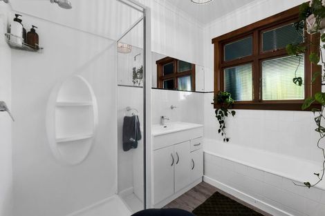 Photo of property in 48 Karina Road, Merrilands, New Plymouth, 4312