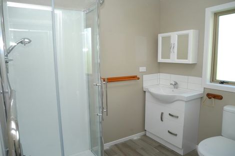 Photo of property in 11 Kebbell Drive, Waikanae, 5391