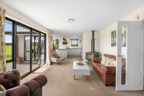 Photo of property in 24 Whitcombe Place, Darfield, 7571