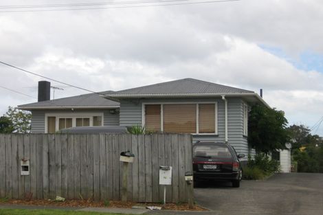 Photo of property in 1/59 Beach Haven Road, Beach Haven, Auckland, 0626