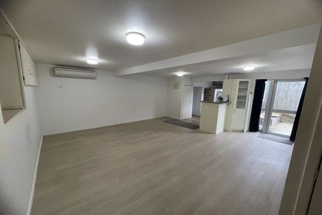 Photo of property in 24 Katrina Place, Massey, Auckland, 0614