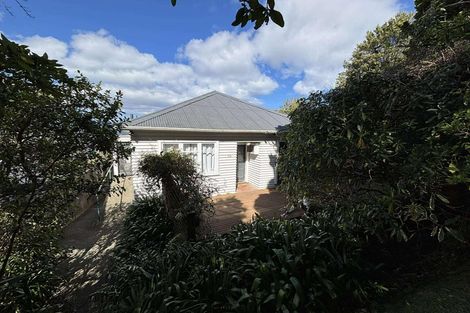 Photo of property in 11 Alexandra Road, Roseneath, Wellington, 6021