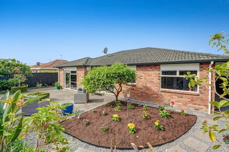 Photo of property in 12a Pine Road, Orewa, 0931