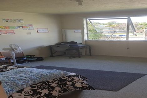 Photo of property in 24 Serwayne Place, Sunnyvale, Auckland, 0612