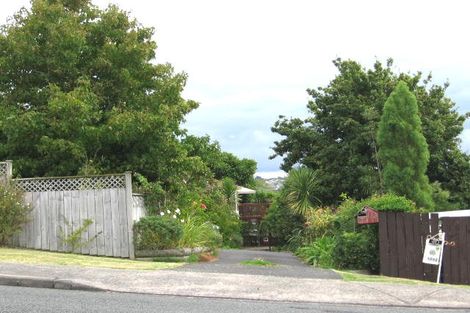 Photo of property in 1/1080 Beach Road, Torbay, Auckland, 0630