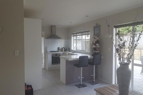 Photo of property in 14 Nicholas Road, Somerville, Auckland, 2014