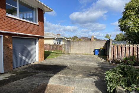 Photo of property in 1 Marcel Place, Glenfield, Auckland, 0629