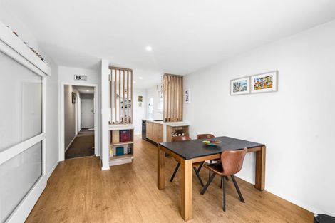 Photo of property in 2/385 Withells Road, Avonhead, Christchurch, 8042