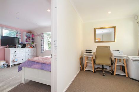 Photo of property in 40 Roberts Road, Glenfield, Auckland, 0629