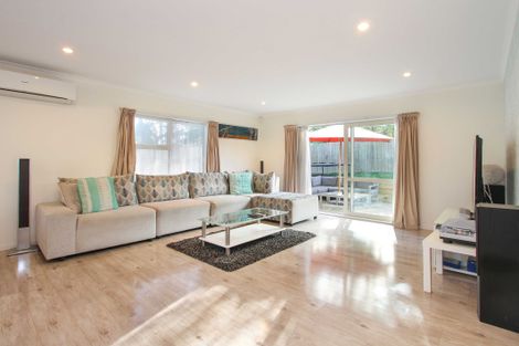 Photo of property in 40 Roberts Road, Glenfield, Auckland, 0629