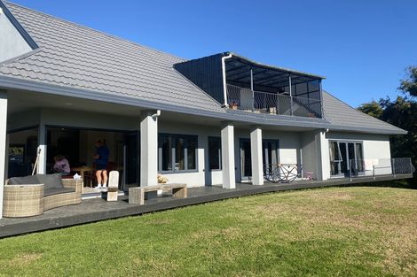 Photo of property in 109-111 Parrs Cross Road, Glen Eden, Auckland, 0612