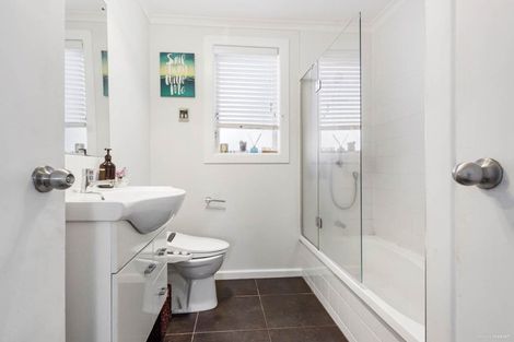 Photo of property in 237 Sturges Road, Henderson, Auckland, 0612