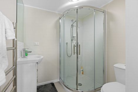 Photo of property in 2/64 Langana Avenue, Browns Bay, Auckland, 0630