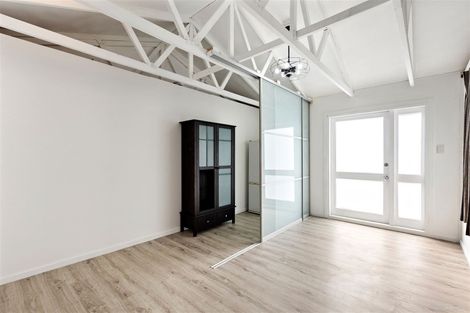 Photo of property in 321 Glenfield Road, Glenfield, Auckland, 0629