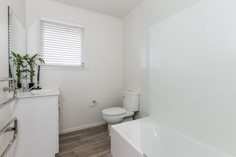 Photo of property in 4/104 Titirangi Road, New Lynn, Auckland, 0600