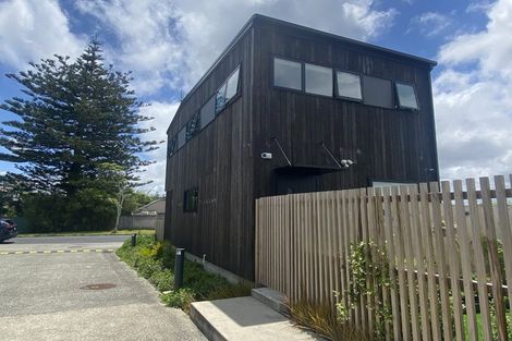 Photo of property in 1/5 Brandon Road, Glen Eden, Auckland, 0602