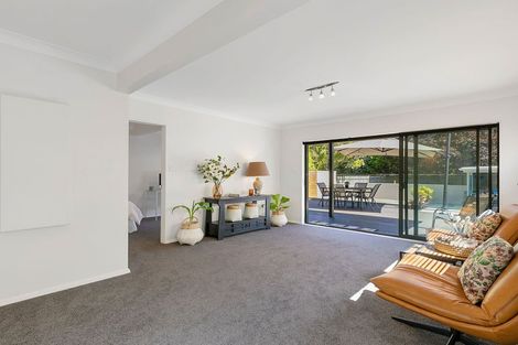 Photo of property in 12 Dowling Grove, Silverstream, Upper Hutt, 5019