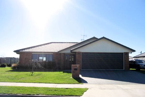 Photo of property in 12 Westminster Place, Rototuna North, Hamilton, 3210