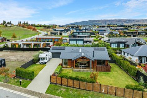 Photo of property in 12 Sapphire Spring Rise, Wanaka, 9305
