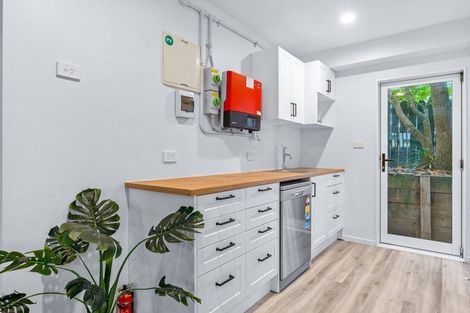 Photo of property in 57a Lavery Place, Sunnynook, Auckland, 0632