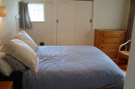 Photo of property in 28 Saint Michaels Crescent, Kelburn, Wellington, 6012