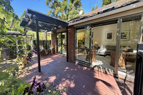 Photo of property in 11 Fitzpatrick Place, Chatswood, Auckland, 0626