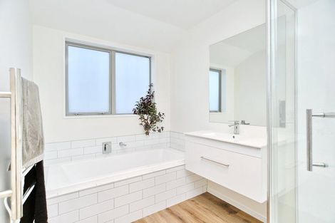 Photo of property in 5 Vittoria Lane, Pegasus, 7612