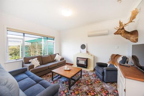 Photo of property in 10 William Street, Marton, 4710