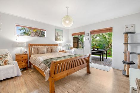 Photo of property in 19a Parakai Avenue, Parakai, 0830