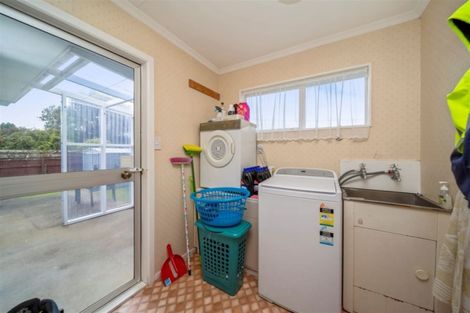 Photo of property in 2 Campbell Street, Hawera, 4610