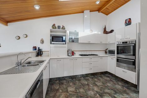 Photo of property in 8 Argyle Place, Highlands Park, New Plymouth, 4312