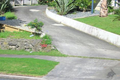 Photo of property in 52 Bay Street, Red Beach, 0932