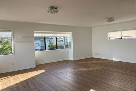 Photo of property in 1/10 Newburn Road, Waiake, Auckland, 0630