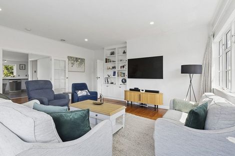 Photo of property in 55 Ranui Crescent, Khandallah, Wellington, 6035