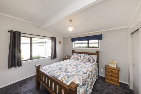 Photo of property in 6 Willowstream Grove, Cloverlea, Palmerston North, 4412