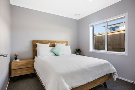 Photo of property in 65 Queen Charlotte Drive, Aotea, Porirua, 5024