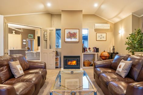 Photo of property in 196 Tutere Street, Waikanae Beach, Waikanae, 5036