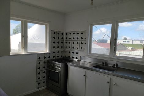 Photo of property in 25 Raglan Street, Mangere East, Auckland, 2024