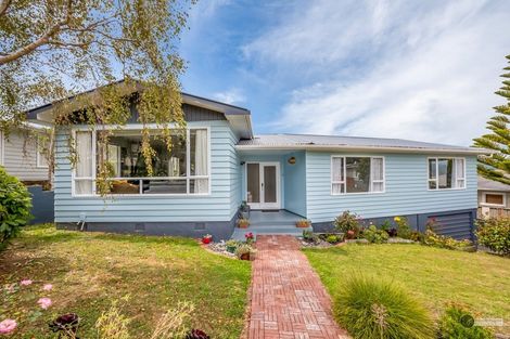 Photo of property in 8 Cedar Street, Maungaraki, Lower Hutt, 5010