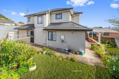Photo of property in 12 Paloma Court, Hillpark, Auckland, 2102